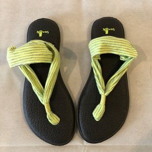 Women’s sandals by Sanuk